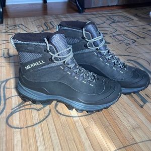 🌸Host Pick🌸 Merrell waterproof lace up boots. NWOT